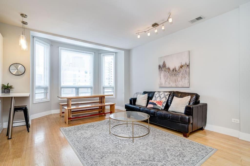 Cozy Beautiful Downtown Unit Chi In Prime River North Location Near Mag Mile - 2 シカゴ エクステリア 写真